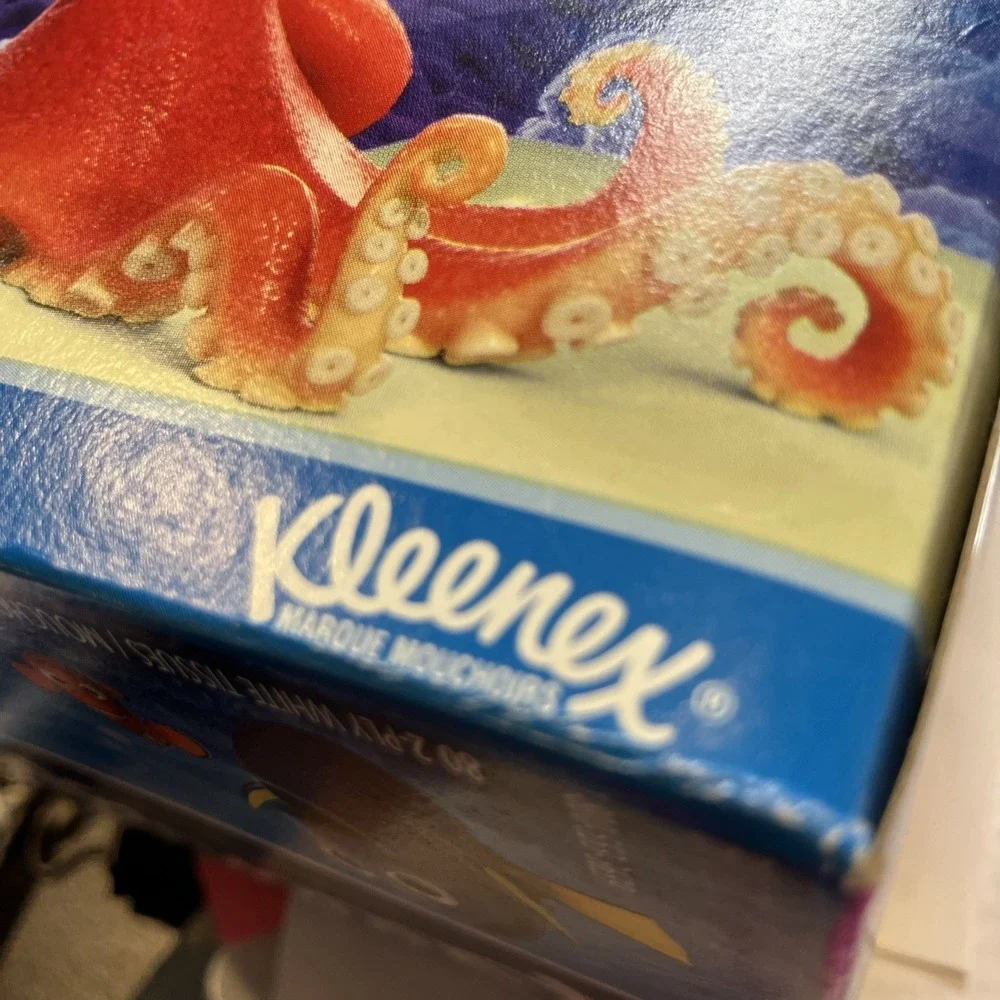 FINDING DORY Kleenex Disney Pixar 80 2-Ply Box of Tissues - Blue Top